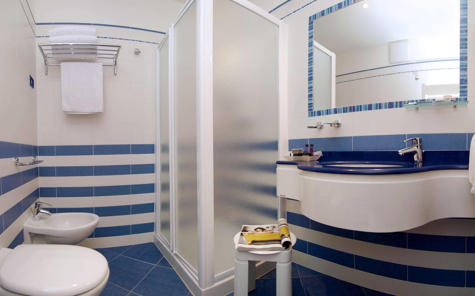 Hotel Garni Corallo Torbole Sul Garda Εξωτερικό φωτογραφία