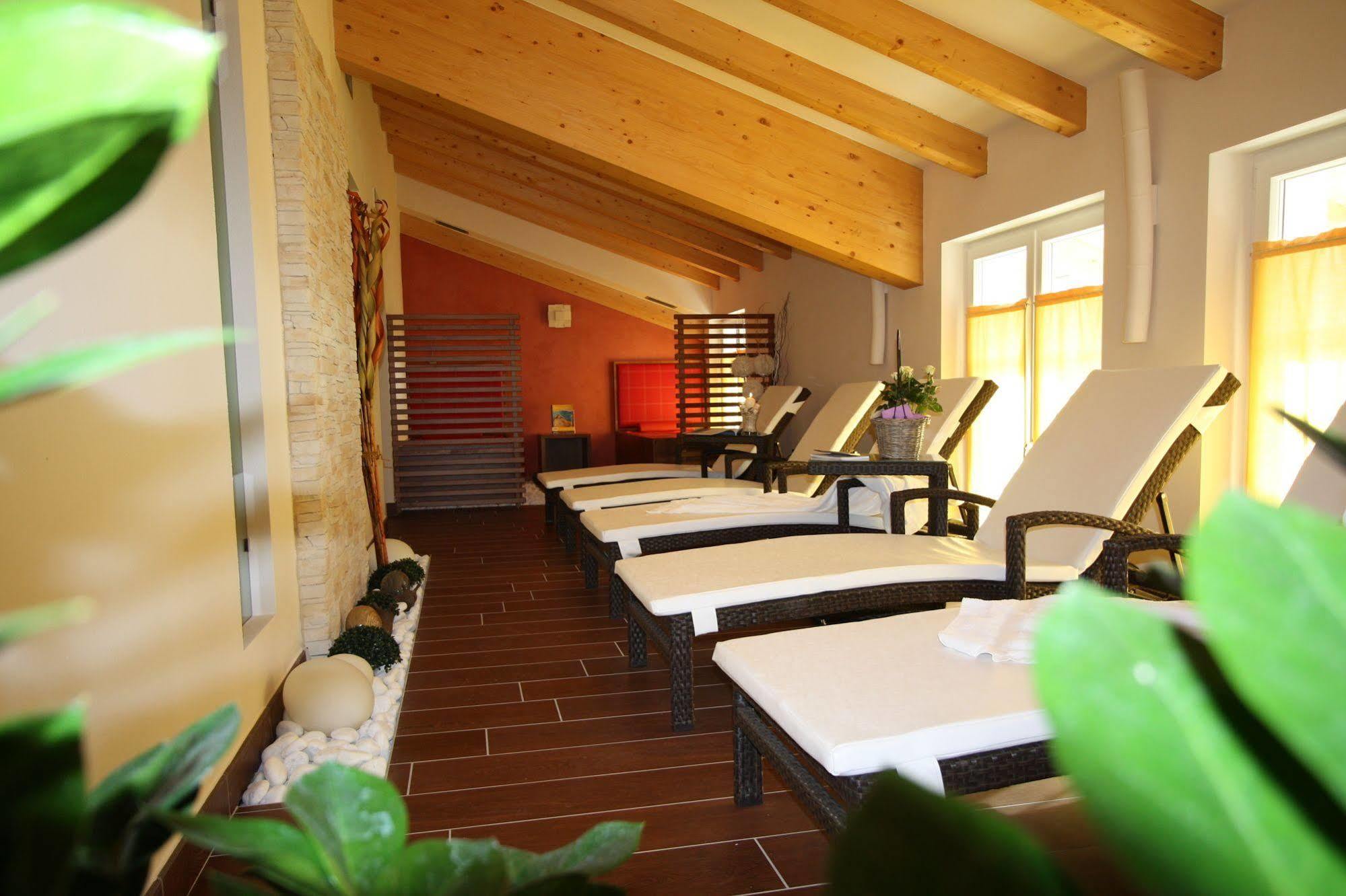 Hotel Garni Corallo Torbole Sul Garda Εξωτερικό φωτογραφία