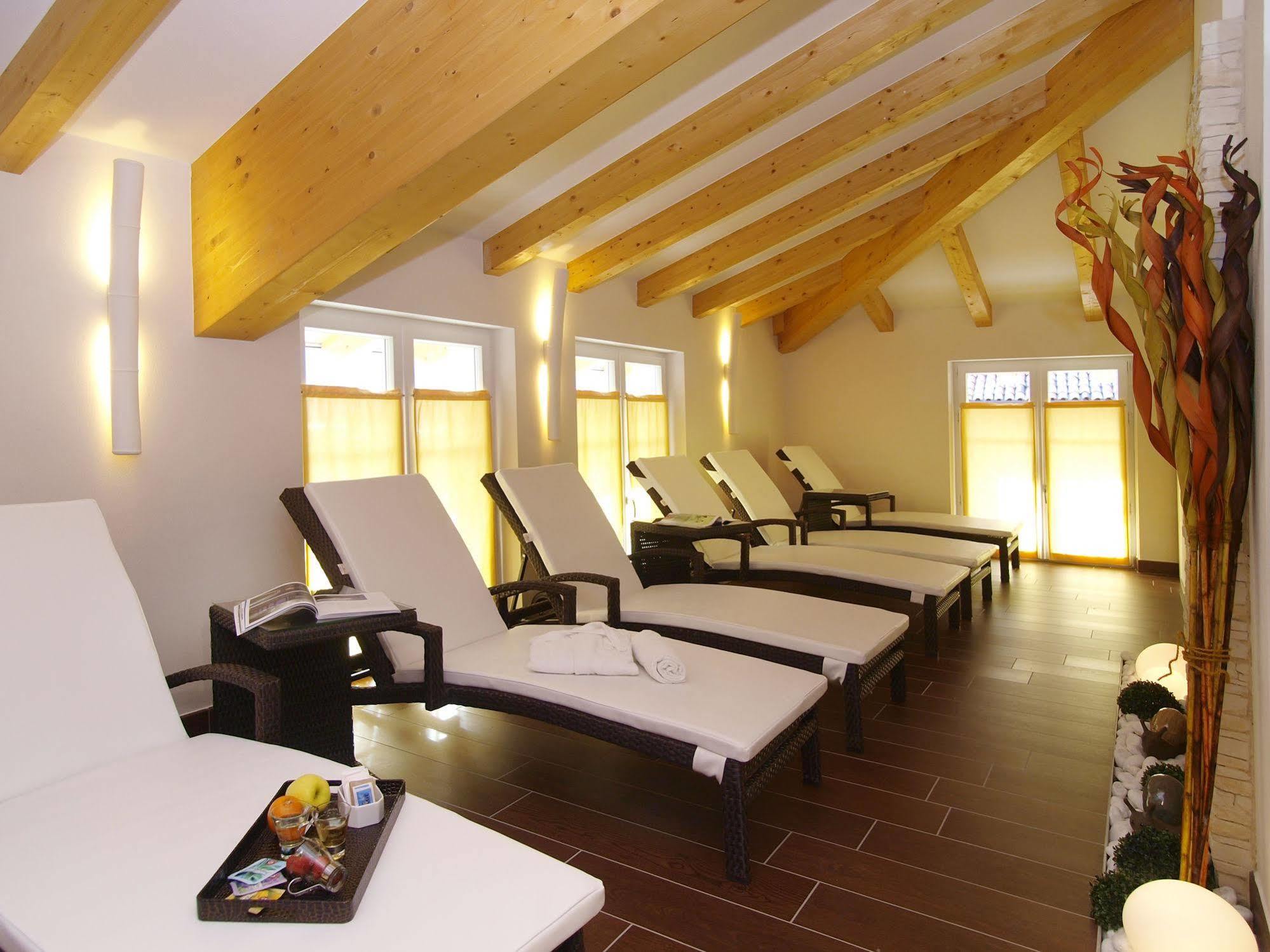 Hotel Garni Corallo Torbole Sul Garda Εξωτερικό φωτογραφία