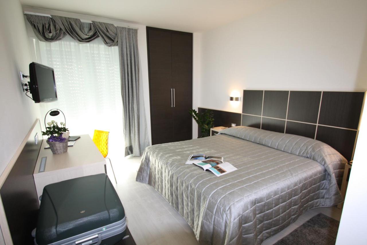 Hotel Garni Corallo Torbole Sul Garda Εξωτερικό φωτογραφία