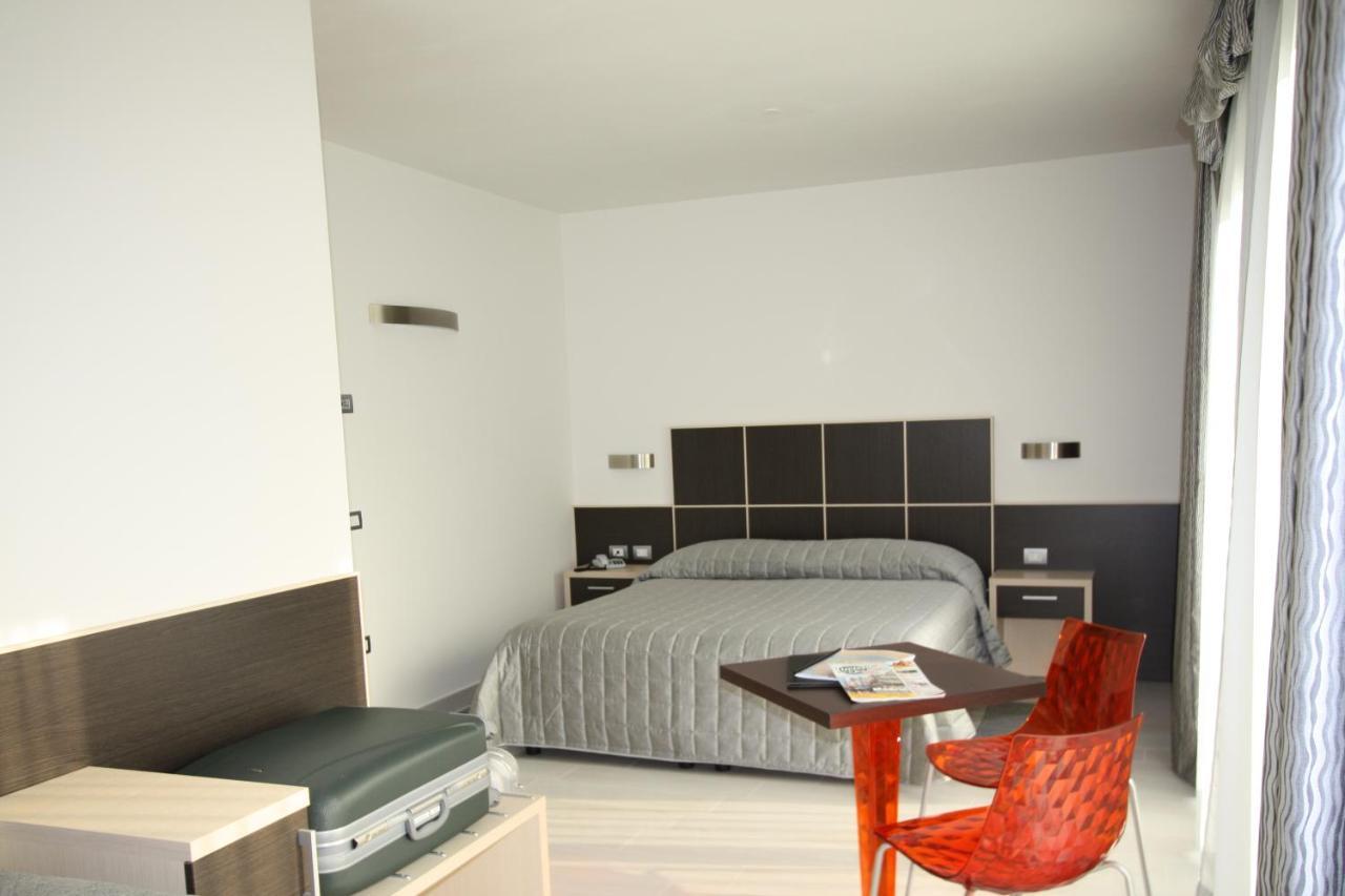 Hotel Garni Corallo Torbole Sul Garda Εξωτερικό φωτογραφία
